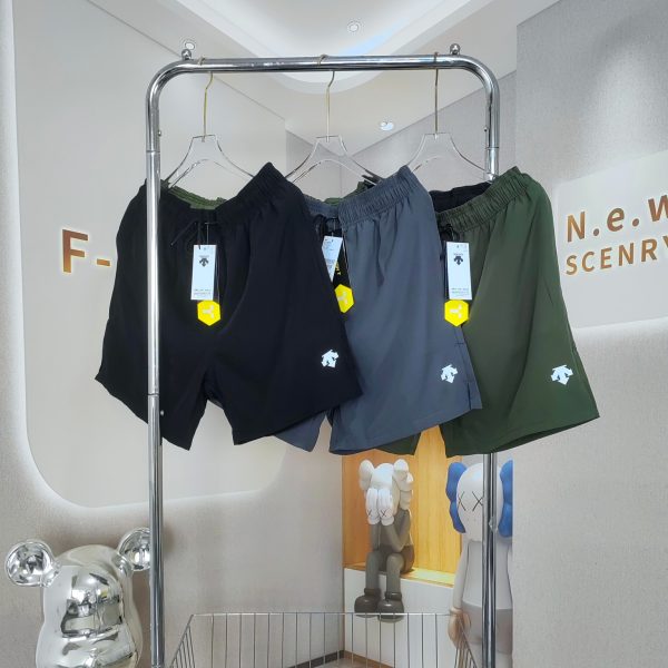 Premium Descente Shorts Black Casual Collection