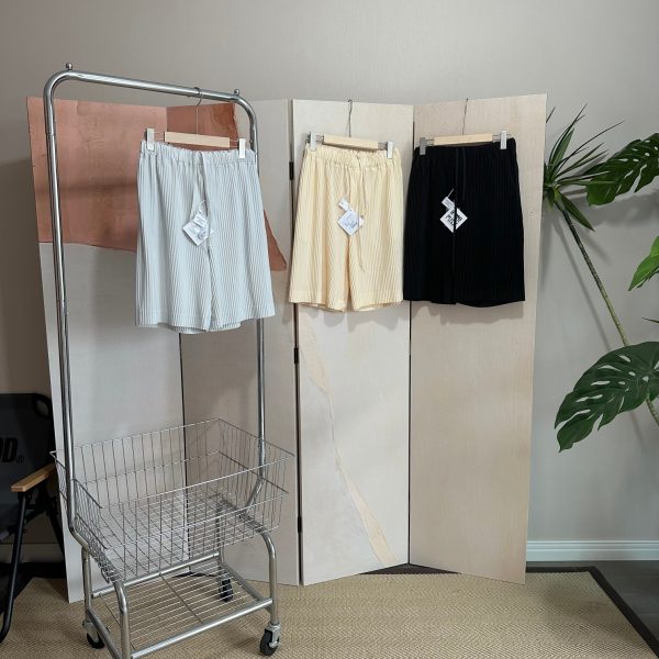 High Quality Issey Miyake Shorts Black Striped Luxury