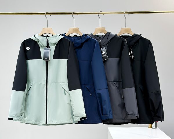 Premium Descente Coat Black Minimalist Luxury