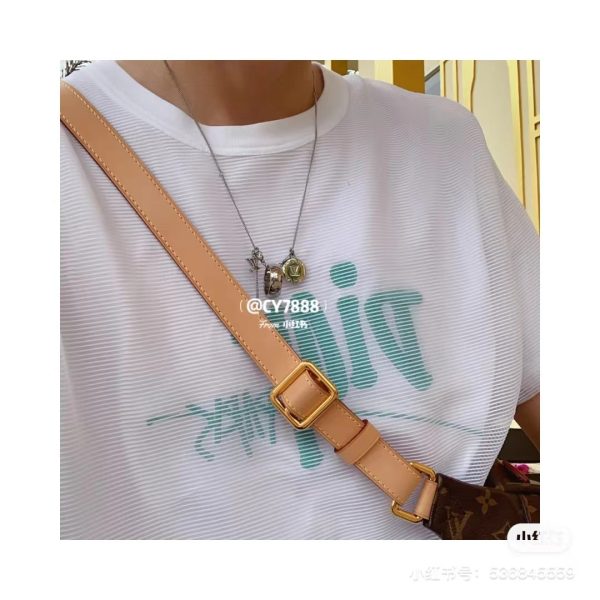 Best Selling Louis Vuitton Necklaces Silver Logo Style