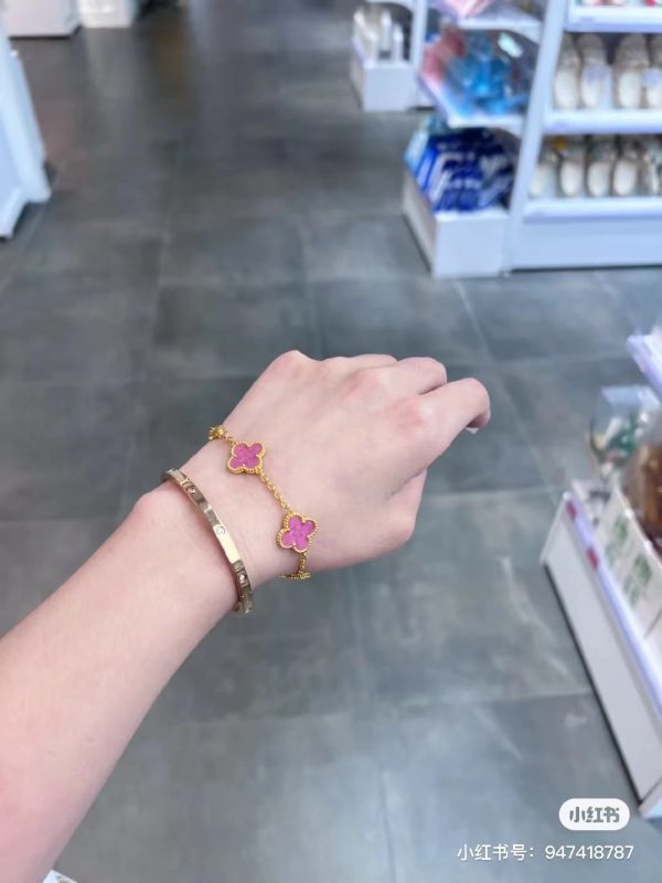 Best Selling Van Cleef & Arpels Bracelet Pink Elegant Luxury