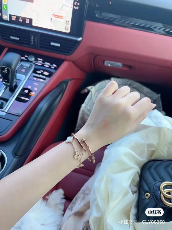 High Quality Cartier Bracelet Gold Classic Luxury