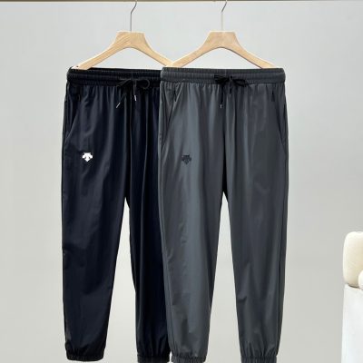 High Quality Descente Shorts Black Casual Style
