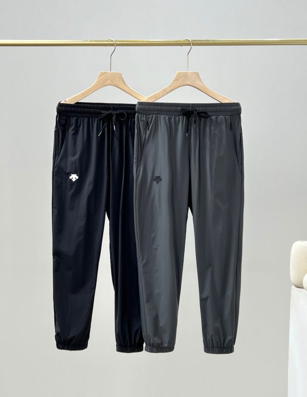 High Quality Descente Shorts Black Casual Style