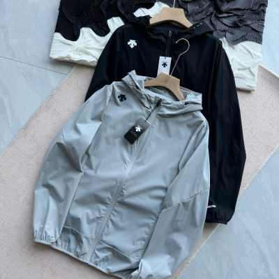 Best Selling Descente Coats Black Breathable Collection