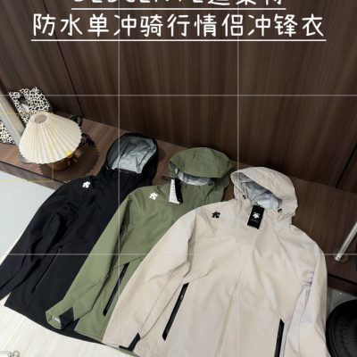 High Quality Descente Jackets Black Luxury