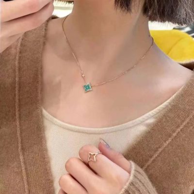 High Quality Louis Vuitton Necklace Classic Style