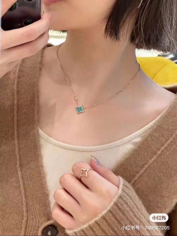 High Quality Louis Vuitton Necklace Classic Style