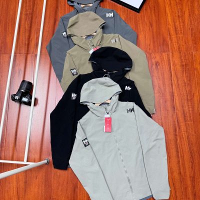 High Quality Helly Hansen Coat Black Logo Style
