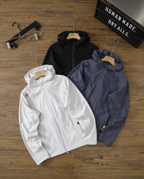 High Quality Descente Coat Black Breathable Collection