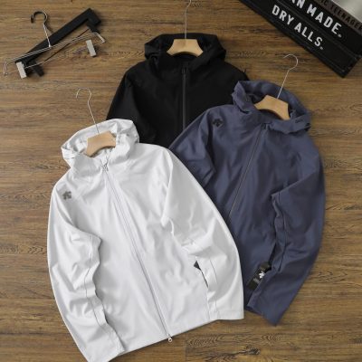 High Quality Descente Coat Black Breathable Collection