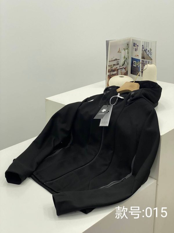 Best Selling Descente Coats Black Breathable Collection