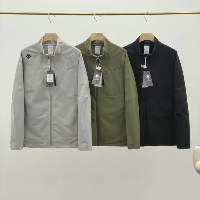 Luxury Descente Coats Black Breathable Collection