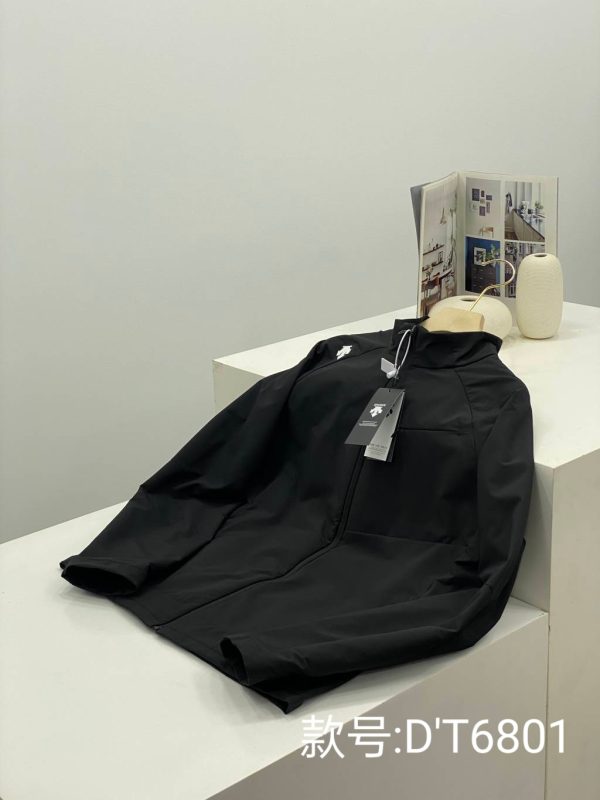 High Quality Descente Coats Black Breathable Luxury