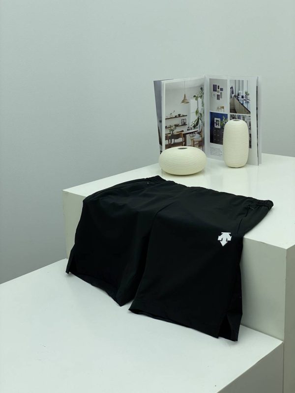Premium Descente Shorts Black Breathable Style