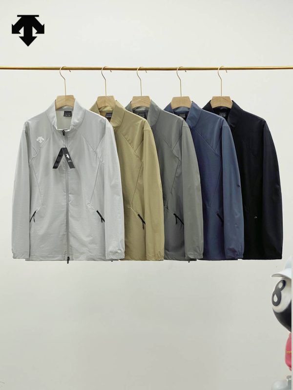 High Quality Descente Jackets Black Breathable Collection