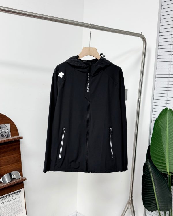 Luxury Descente Jackets Black Nylon Breathable Luxury