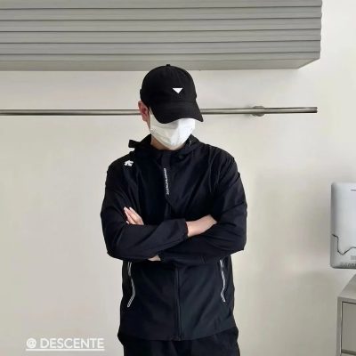 Luxury Descente Jackets Black Nylon Breathable Luxury