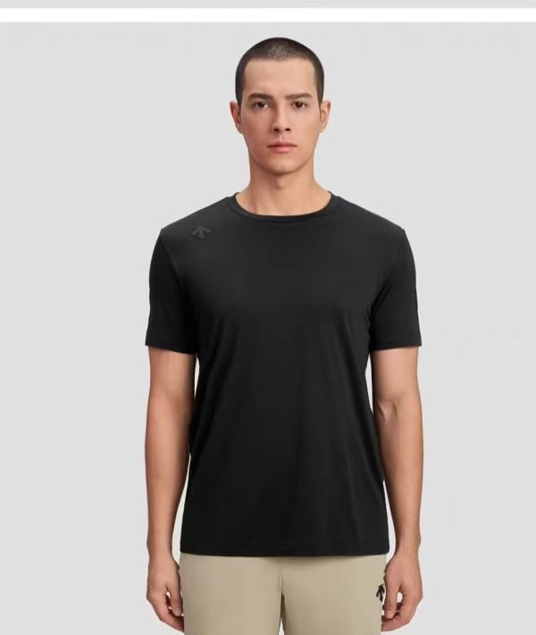 High Quality Descente Short Sleeves Black Silk Casual Style