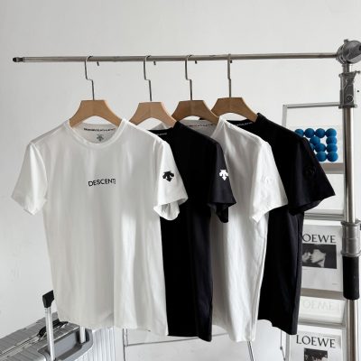High Quality Descente Short Sleeves Black Polyester Logo Style