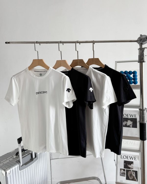 High Quality Descente Short Sleeves Black Polyester Logo Style