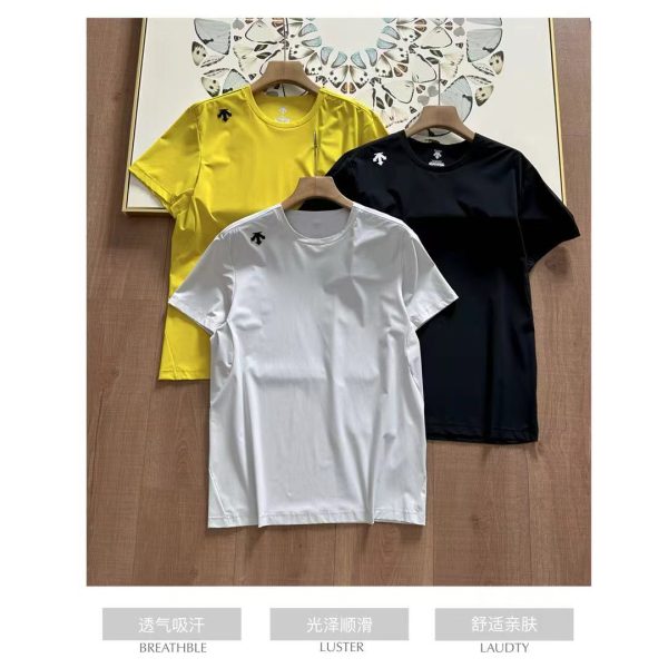 Premium Descente Short Sleeves Black Casual Luxury