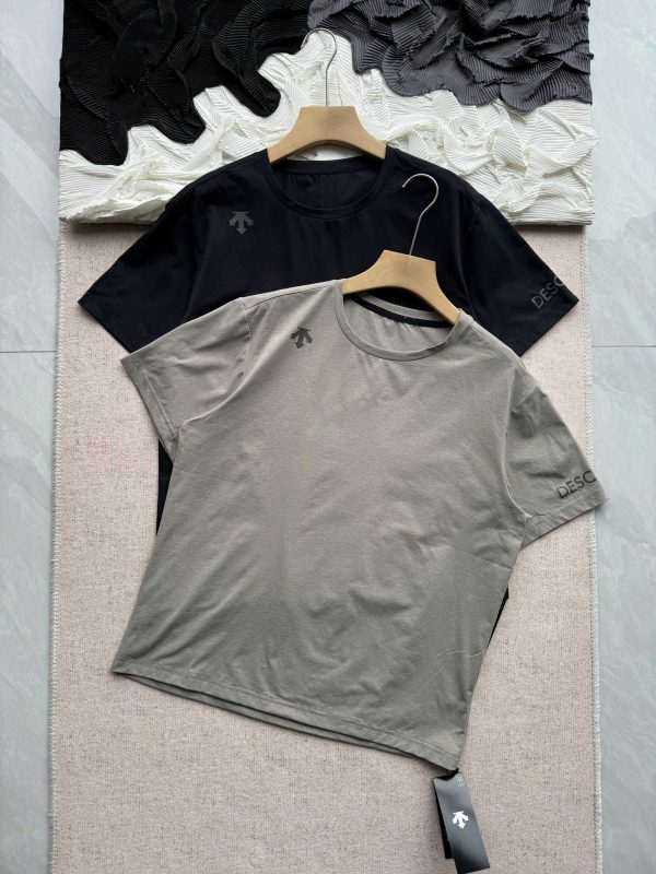 Premium Descente Short-Sleeved Shirts Black Style