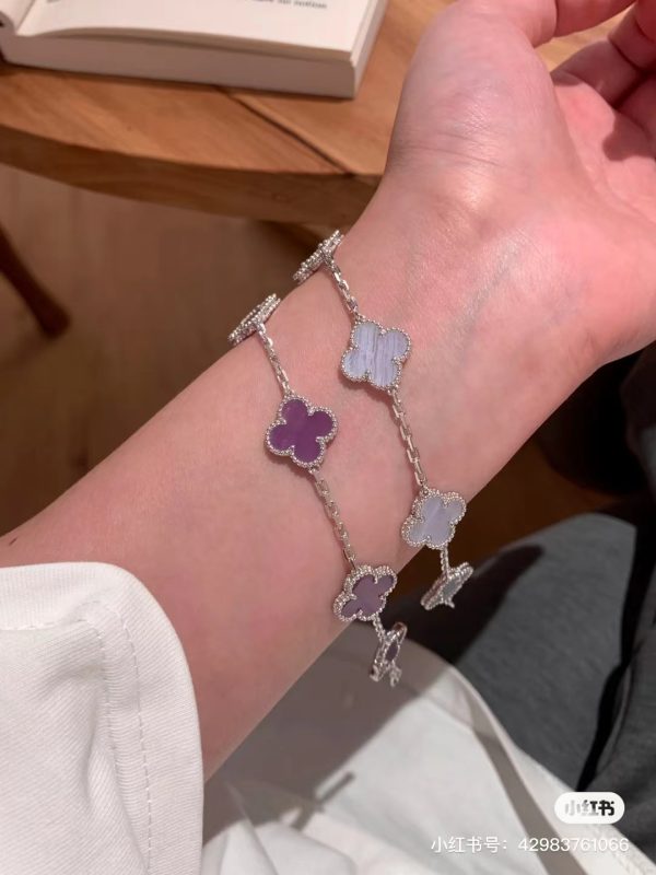 Premium Van Cleef & Arpels Bracelet Violet Print Style