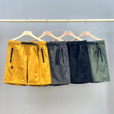High Quality Descente Shorts Black Solid Style