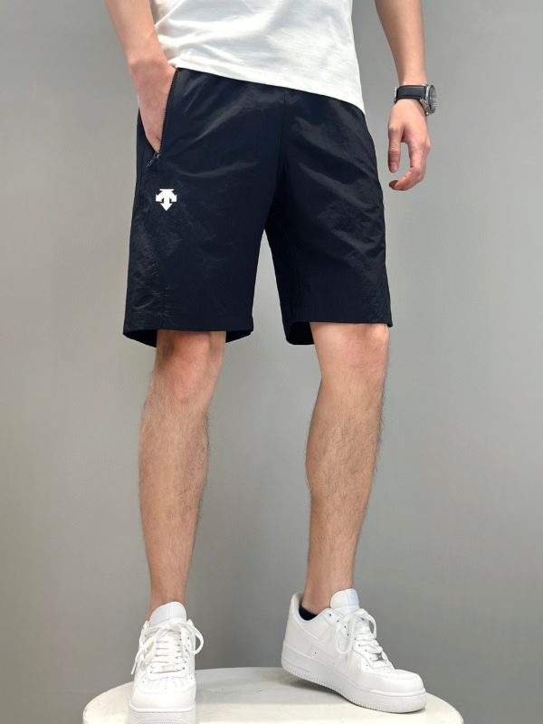 High Quality Descente Shorts Black Solid Style
