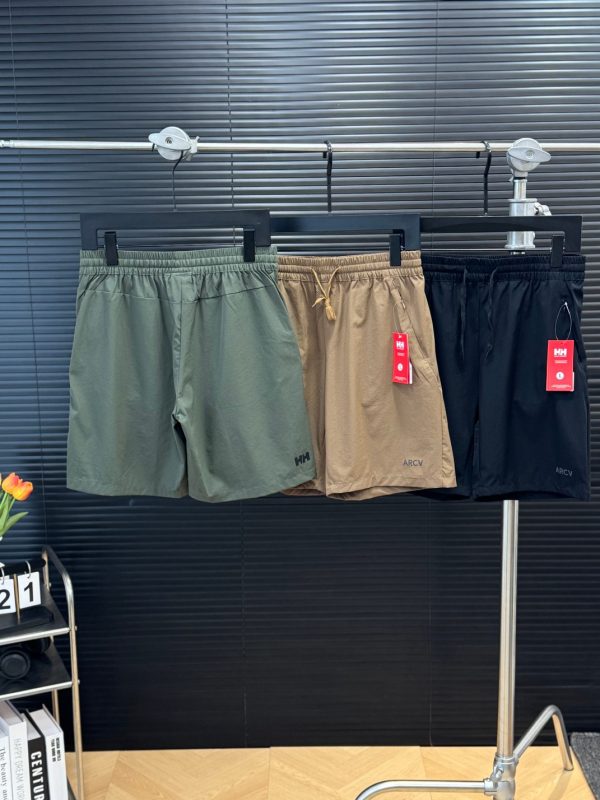 Luxury Helly Hansen Shorts Black Casual Style