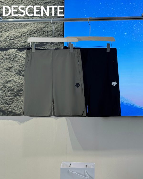 Luxury Descente Shorts Black Silk Breathable Collection