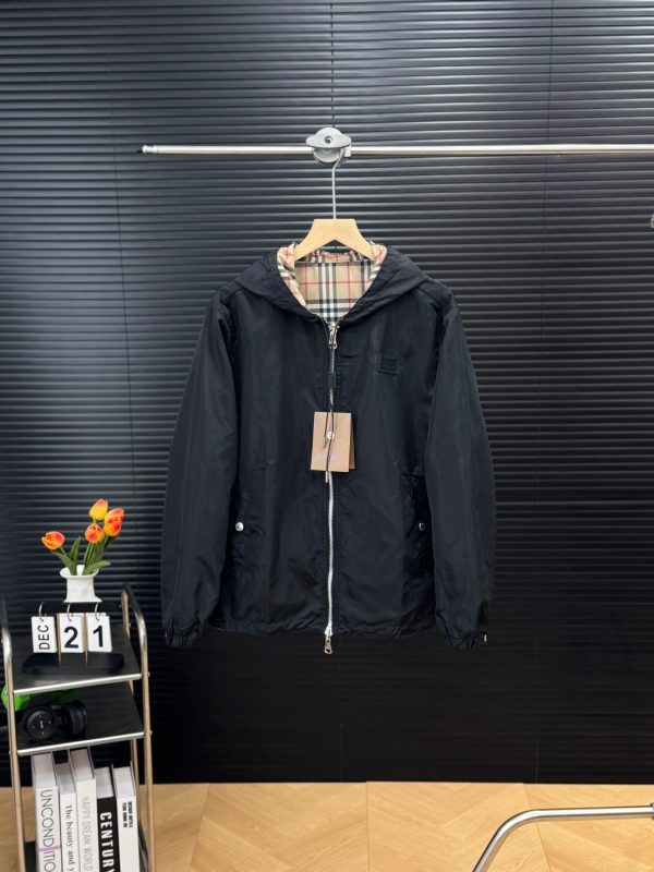 Luxury Burberry Coats Black Polyester Classic Collection