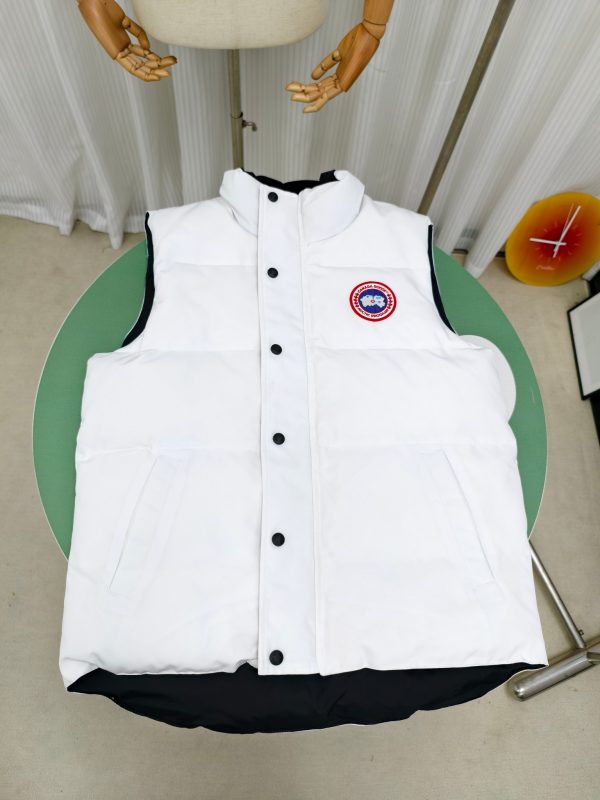 High Quality Canada Goose Vest White Knit Style