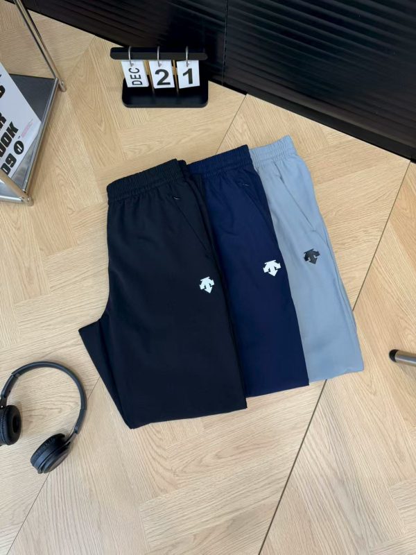 High Quality Descente Pants Black Logo Collection