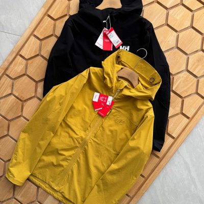 High Quality Helly Hansen Coats Black Classic Style