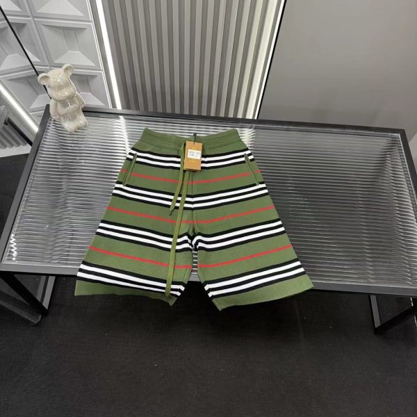 Premium Burberry Shorts Knit Striped Collection