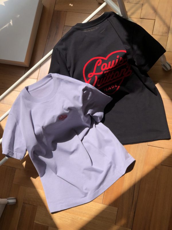 Luxury Louis Vuitton Short Sleeves Black Logo Style