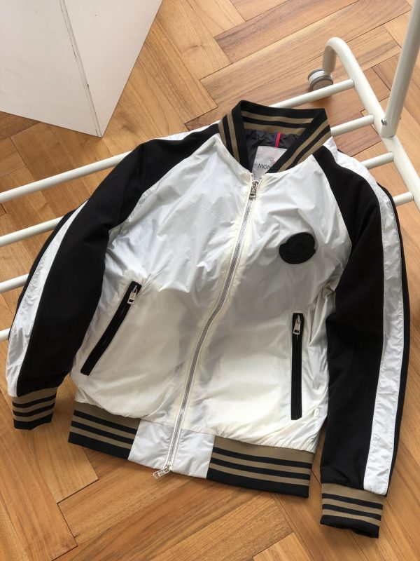Luxury Moncler Coat Green Polyester Collection