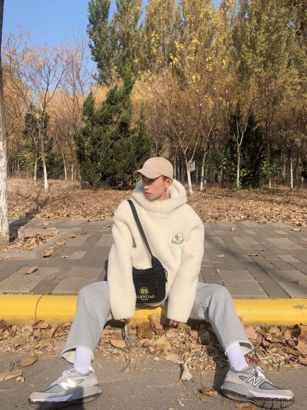 High Quality Moncler Jackets White Silk Embroidery Style
