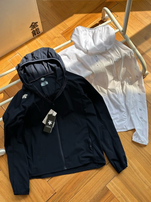 Luxury Descente Coat Navy Breathable Style