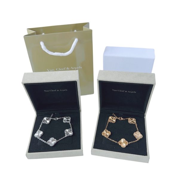 High Quality Van Cleef & Arpels Bracelet Gold Vintage Collection