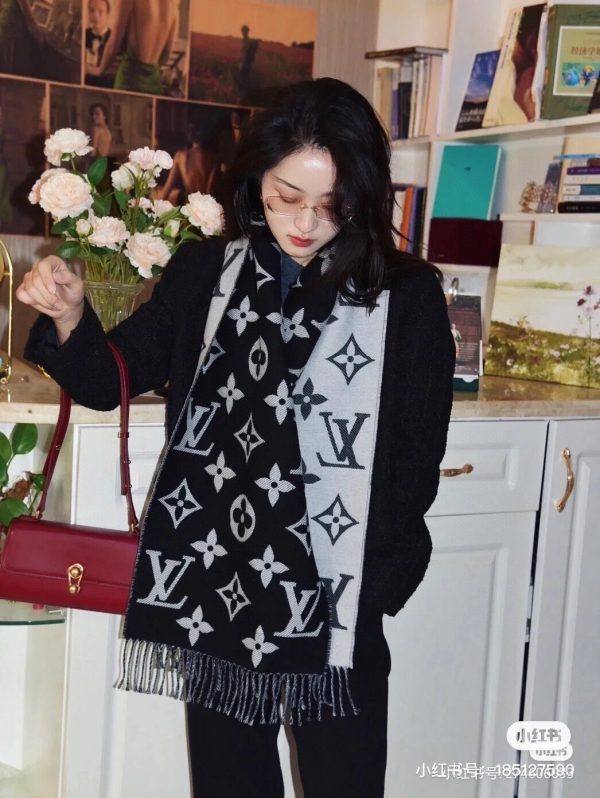 High Quality Louis Vuitton Scarf Wool Logo Luxury