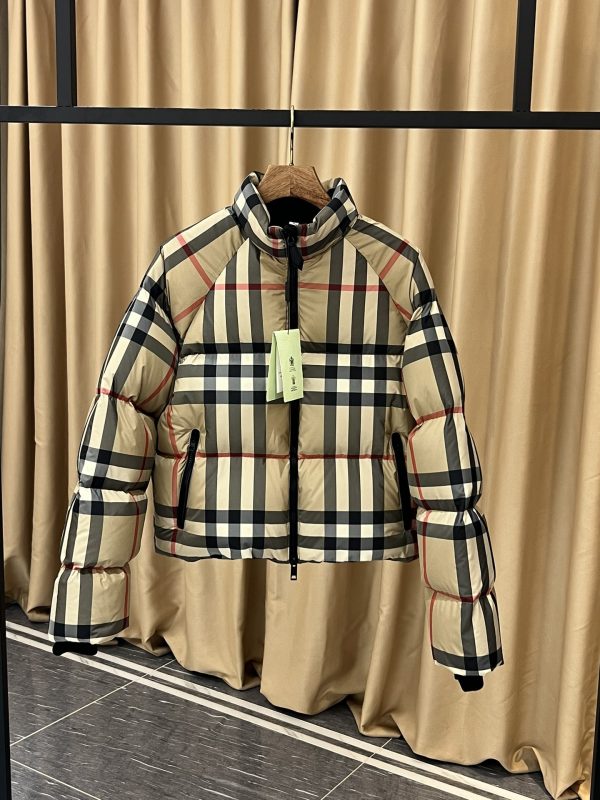 High Quality Burberry Down Jacket Khaki Canvas Classic Luxury