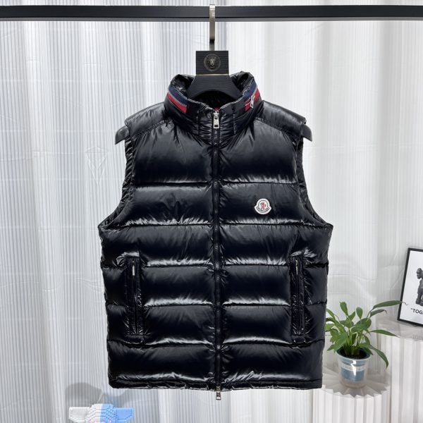 High Quality Moncler Coats Black Nylon Modern Collection