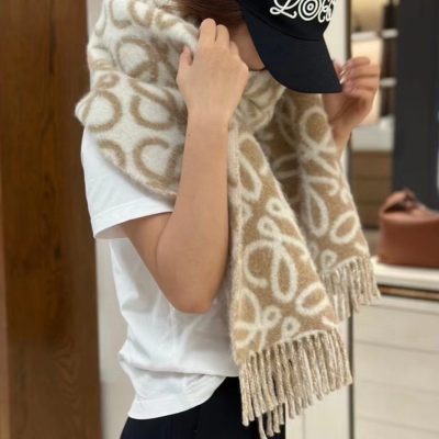 Premium Loewe Scarf Wool Chic Collection