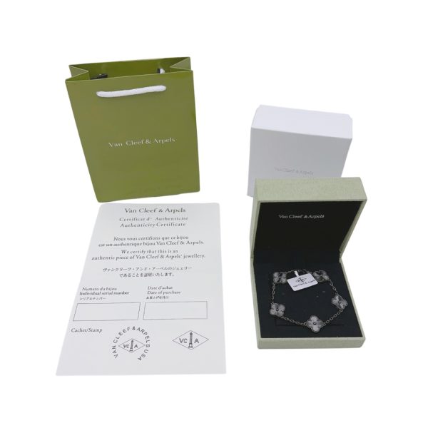 Luxury Van Cleef & Arpels Bracelet Black Classic Style