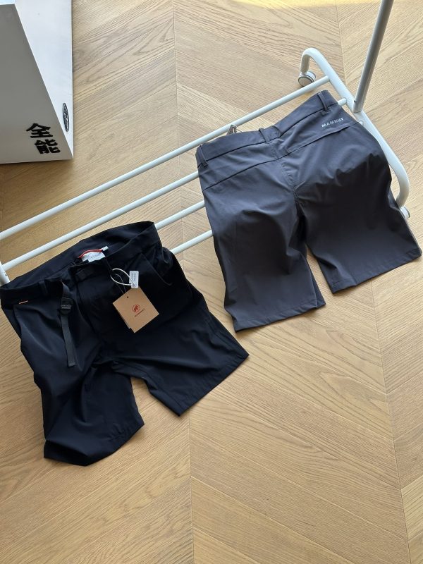 Luxury Mammut Shorts Black Logo Style