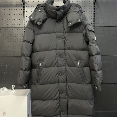 High Quality Moncler Coats Classic Luxury
