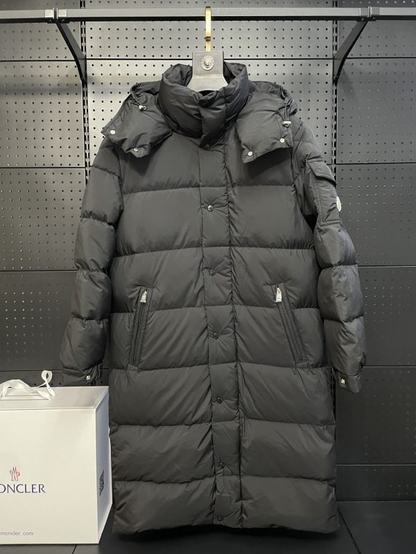 High Quality Moncler Coats Classic Luxury